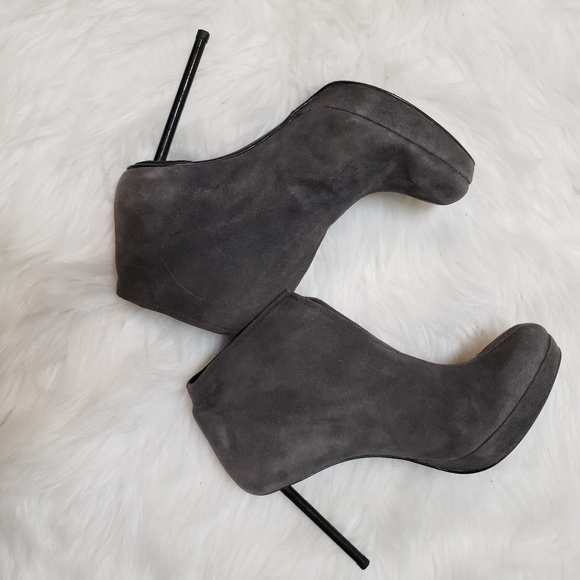 Stuart Weitzman Seamstress Gray Platform Booties Size 7.5 - Picture 12 of 15